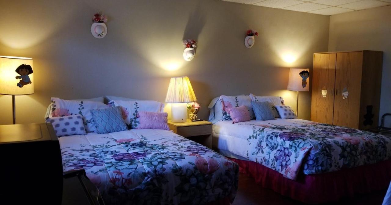Pittsfield Motor Inn Екстер'єр фото