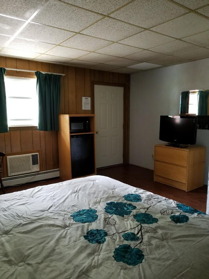 Pittsfield Motor Inn Екстер'єр фото