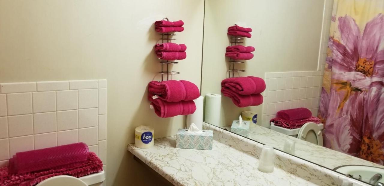 Pittsfield Motor Inn Екстер'єр фото